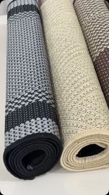 De perto, o desenho conta a história ✦

Trouxemos a Passadeira de Sisal na cor Marrom bem de pertinho pra você ver cada detalhe do trançado geométrico. Repara no contraste entre os tons e no friso que emoldura cada peça — dá pra ver por que ela muda o visual de qualquer corredor ou entrada.

✦ Trançado geométrico em tons de marrom, com friso escuro nas bordas
✦ Textura resistente e de fácil limpeza, ideal pro uso diário
✦ Sob medida: do 0,80m ao 5,00m no site (tamanhos maiores sob consulta)
✦ Também disponível em Terracota, Mescla, Mescla Listrado e Clean

Um detalhe que muda o ambiente inteiro.

Garanta a sua no link da bio 👉 casadajess.com.br

#casadajess #passadeirasisal #tapetemarrom #sisal #decoracaodecorredor #homelovers #decoracao #tapetes #cozinhabonita #detalhesquefazemadiferenca