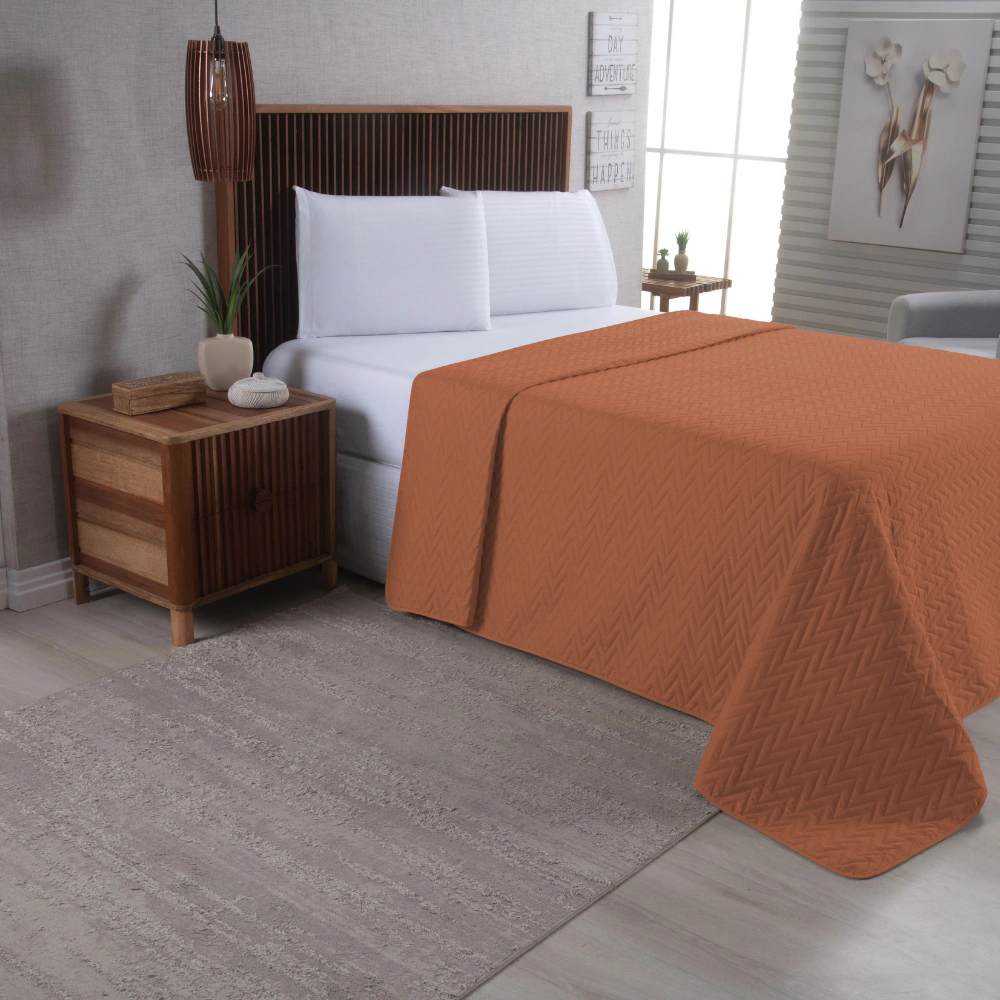 Cobre-leito Queen Matelado | Toque Suave e Acabamento Sofisticado | Linha Requinte